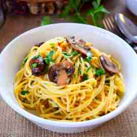 Spaghetti with Garlic and Mushrooms – A Quick and Flavorful Pasta Dish 7 spaghetti with garlic and mushrooms - caribbeangreenliving.com