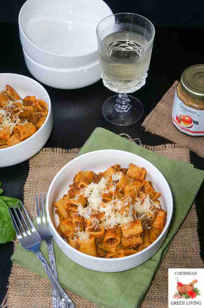 Easy Rigatoni Pasta with Meat Sauce 1 Rigatoni Pasta with Meat Sauce