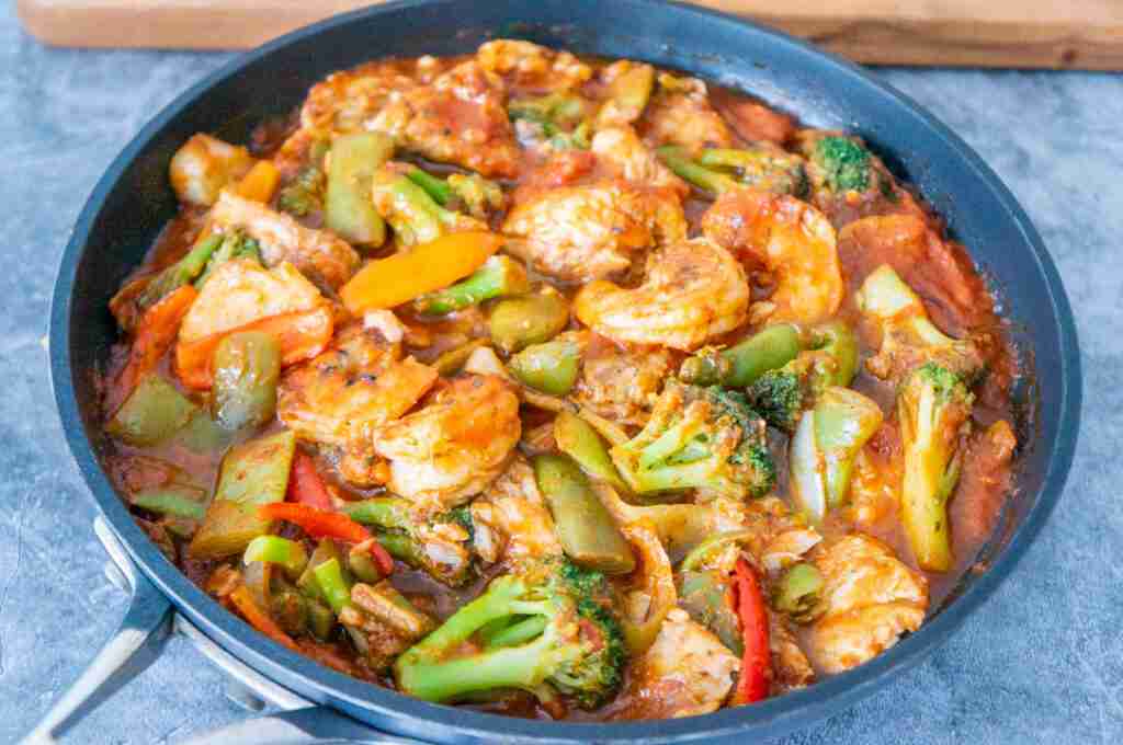 Seafood Medley with Broccoli and Green Beans