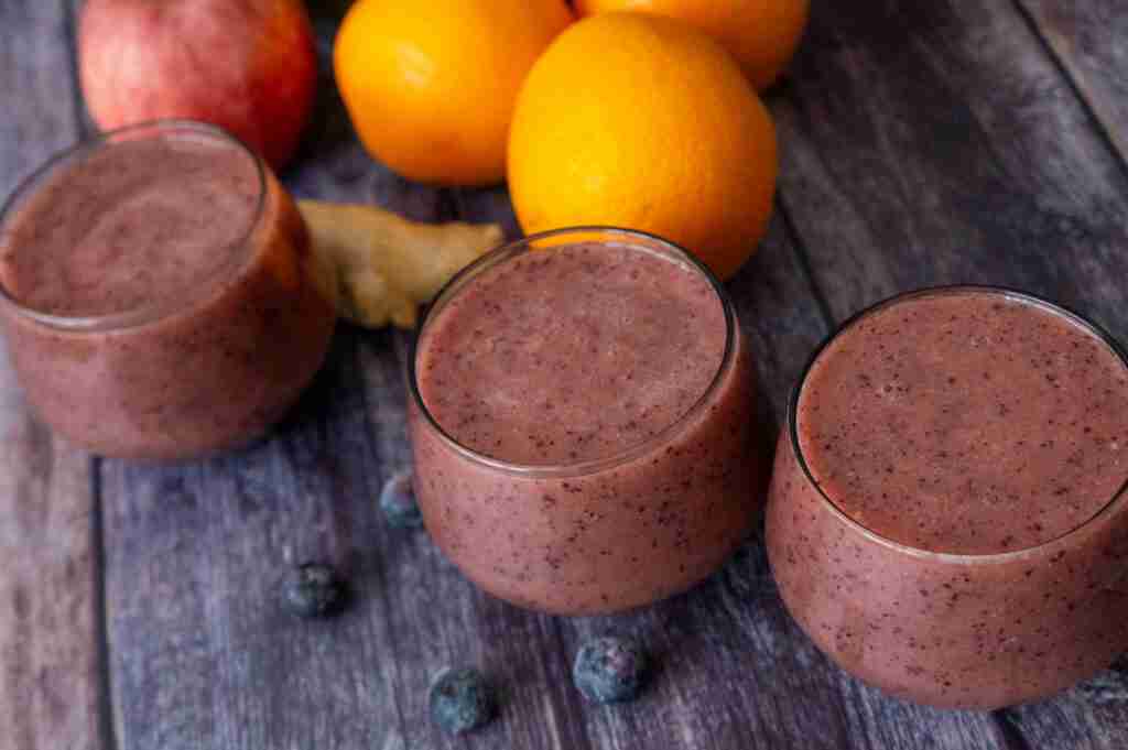 Papaya, Oranges, Blueberries and Apple Smoothie