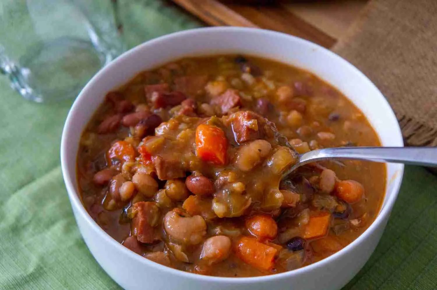 Easy 16 Beans And Ham Soup Recipe