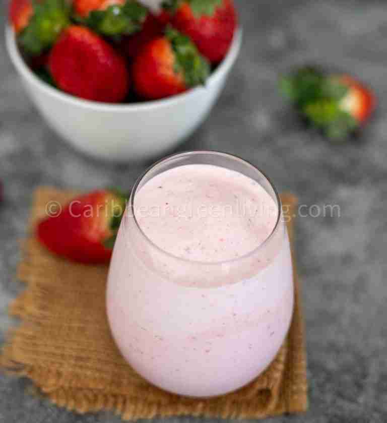 Easy Yogurt Strawberry Smoothie