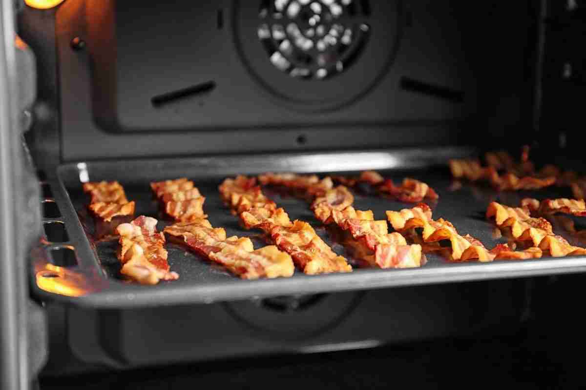How to Cook Bacon in The Oven