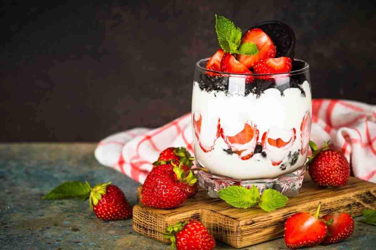 No-Bake Strawberry Oreo Cheesecake