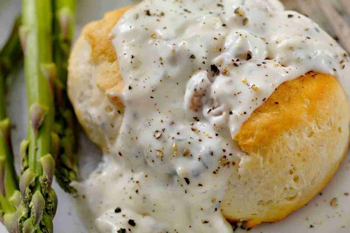 Unlock the Magic: White Gravy Made Easy 3 white gravy