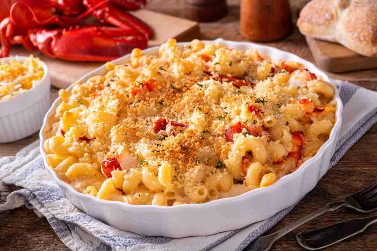 Creamy Mac and Cheese with Lobster