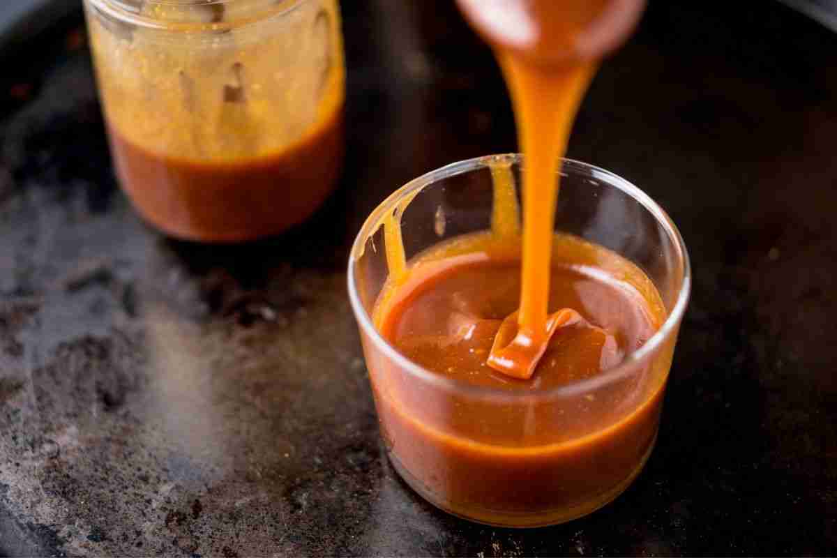The Sticky Truth: Unveiling the Difference Between Caramel Sauce and Candy 3 Caramel sauce