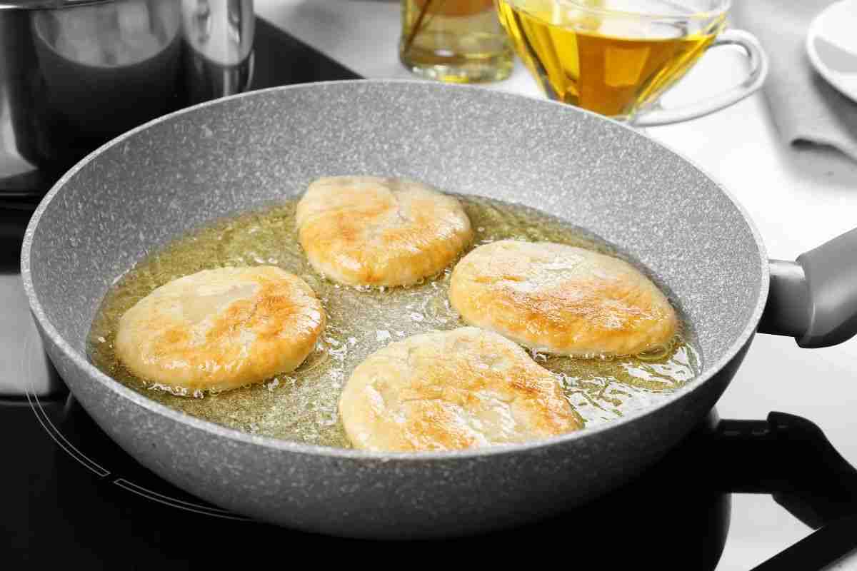 The Sizzle: Finding the Best Frying Pan for You 3 Finding the Best Frying Pan for You