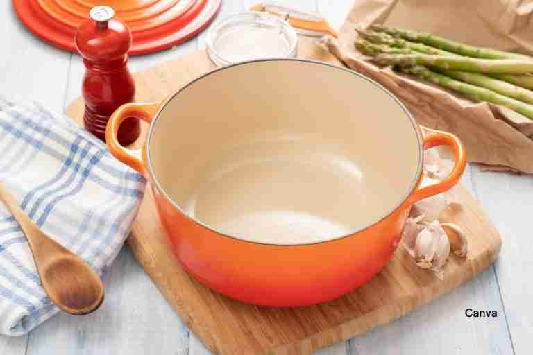 Cooking with a Dutch Oven: Tips and Tricks 6 Cooking with a Dutch Oven: Tips and Tricks