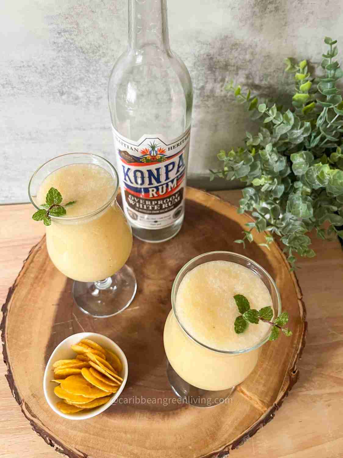 Banana Daiquiri Recipe (Caribbean-Style with Flavor Variations) 1 Banana Daiquiri Recipe