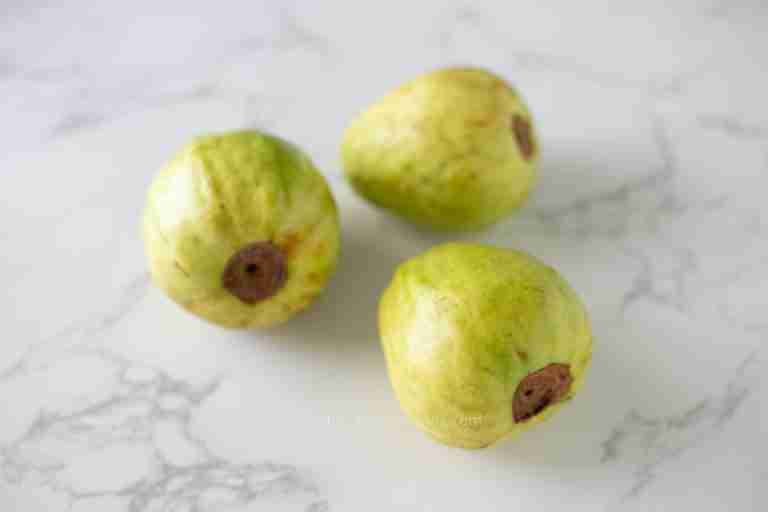 Guava Guide: How to Choose, Store, Eat & Cook Guava 28 Guava Fruit - Guava Guide