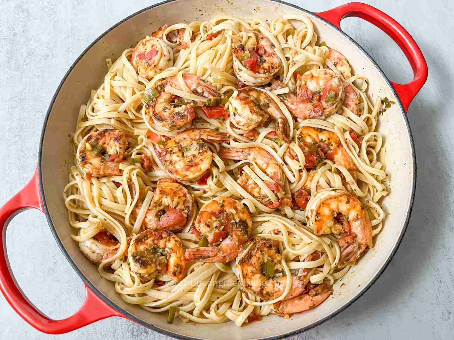 Shrimp linguine with uni butter in pot